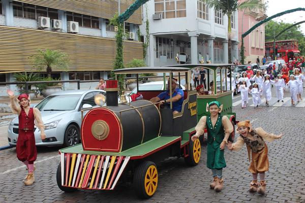Com formato adaptado à pandemia, CDL Lajeado inicia Cortejos de Natal motorizados nesta sexta-feira