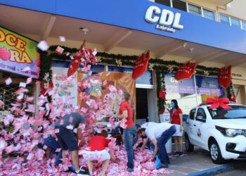 Elaine Mallmann é a ganhadora do Fiat Mobi 0km do Lajeado Brilha 2020