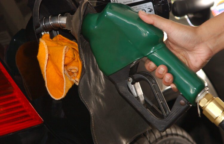 Aplicativo vai monitorar e comparar preço da gasolina