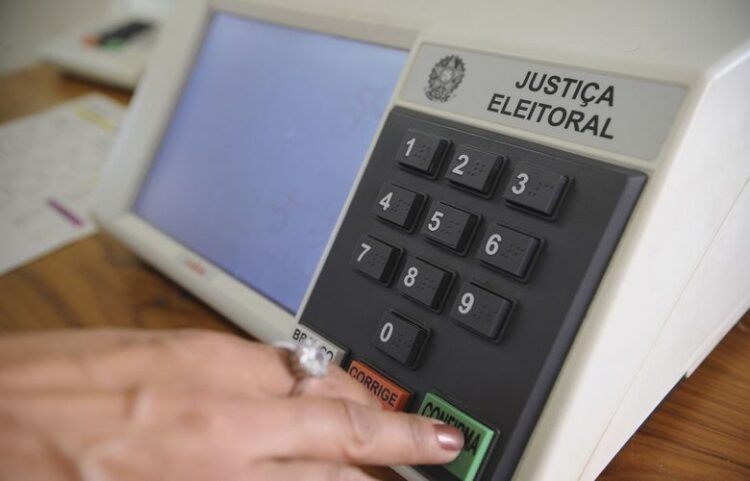 Eleitores têm até 6 de maio para regularizar título de eleitor