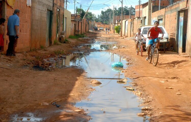 Projeto de lei quer classificar despesas de saneamento básico como obrigatórias no âmbito da saúde