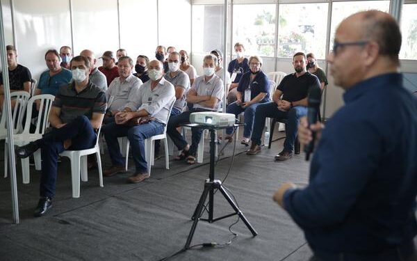 Cenários e tendências da avicultura e suinocultura são tema de painel técnico na Estrela Multifeira
