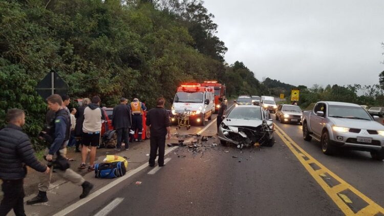 Sete pessoas ficam feridas num acidente em Pouso Novo