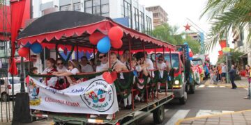 Festival do Chucrute realiza desfile típico