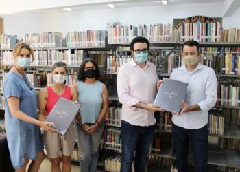 Acil oficializa entrega do Livro do Centenário para Arquivo Histórico Municipal de Lajeado