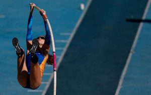 A pouco mais de um mês dos Jogos Olímpicos, Fabiana Murer alcança melhor marca de sua carreira no salto com vara: 4,87m (Foto: Getty Images/Alexandre Schneider)