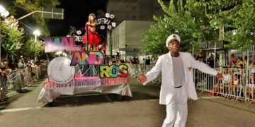 Venâncio Aires reúne mais de 25 mil pessoas no Carnaval de Rua