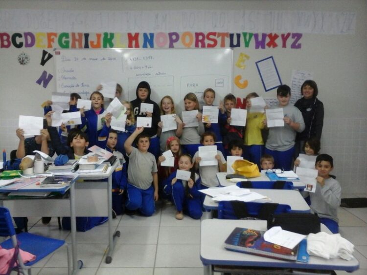 Alunos da Ipiranga trocam cartas entre educandários