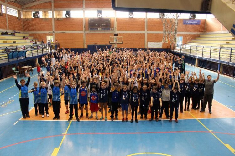 Mais de 350 crianças participam do III Encontro de Basquete do Projeto Social Ceat/Bira