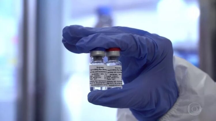 Vacina russa para Covid-19 induziu resposta imune e não teve efeitos adversos, indica estudo preliminar publicado na ‘Lancet’