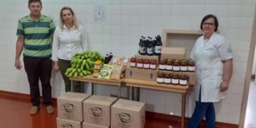 PAA realiza entrega de cestas de Abril em Roca Sales