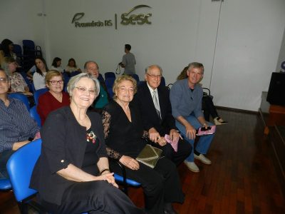 A Patrona da Feira do Livro Nara Knaack com Gisela e Werner Schinke e o presidente da Alivat Deolí Gräff (Foto: Divulgação)