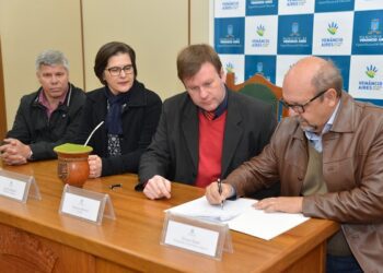 Prefeitura assina convênio com Cooperativa Languiru