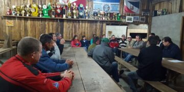 Pavimentação é tema de reunião entre moradores e a Administração Municipal