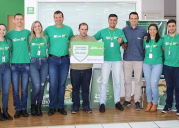 Sicredi Região dos Vales entrega prêmios de Seguro de Vida aos associados da região