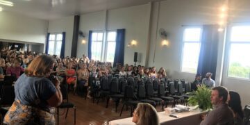 Mais de 3,4 mil voltam às salas de aulas das EMEFS nesta quarta-feira