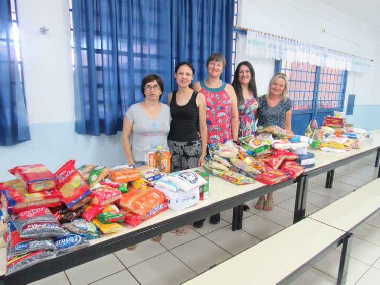 Gincana da Leo Joas arrecada material reciclável e alimentos