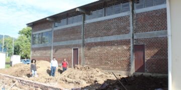 Distrito de Palmas recebe nova rede de água e ampliação de ginásio municipal