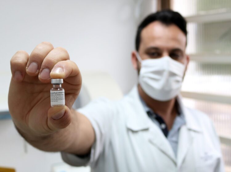 Vacina da Covid é ampliada para faixa etária de 40 anos ou mais