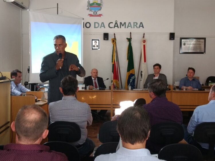 Amvat debate segurança pública em assembleia de prefeitos