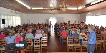 Dália apresenta resultados de 2016 ao quadro social