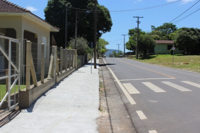 apos-pavimentacao-asfaltica-rua-dona-rita-recebe-calcada-de-passeio1