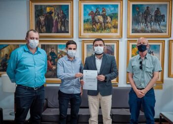 Prefeito participa de treinamento e pleiteia recursos para o hospital