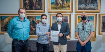 Prefeito participa de treinamento e pleiteia recursos para o hospital