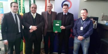 Estrela firma termo com BRDE para pavimentação de ruas