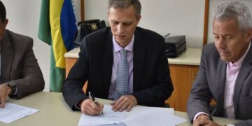 Estrela firma Termo de Concessão de prédio para a 16ª CRS