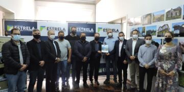 Prefeitos, Amturvales e ABPF fazem assinatura do Projeto Executivo do Trem dos Vales