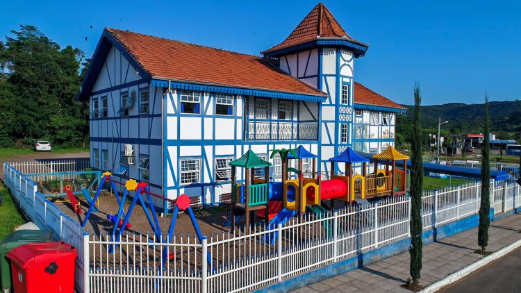 Creche organiza chá das avós