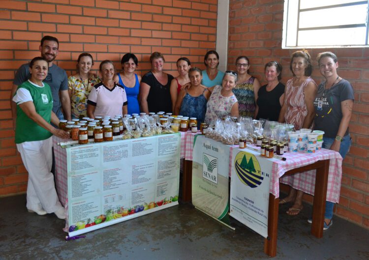 Concluído curso de processamento de frutas na Cruz das Almas