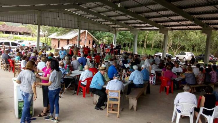 Colinas reúne 250 pessoas em Encontro Municipal do Idoso