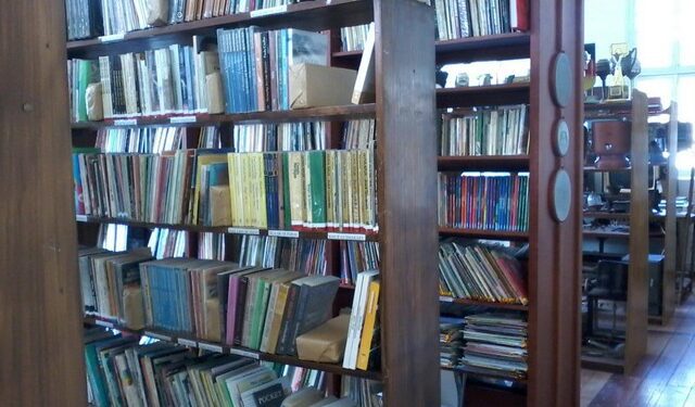 Biblioteca tem horário diferenciado