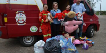 Assistência Social recebe cerca de 600 brinquedos do Corpo de Bombeiros Voluntários