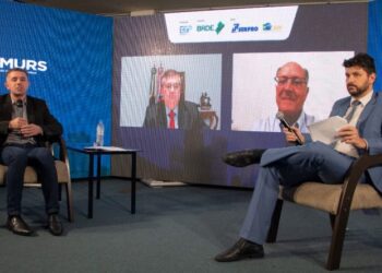 Famurs debate o atual cenário político e econômico nacional com o Flávio Dino e Geraldo Alckmin