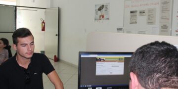 Estrela fecha semestre positivo na criação de vagas