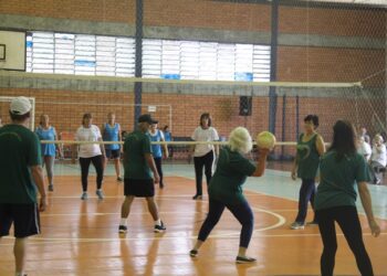 Regional de câmbio reúne mais de 200 atletas da terceira idade