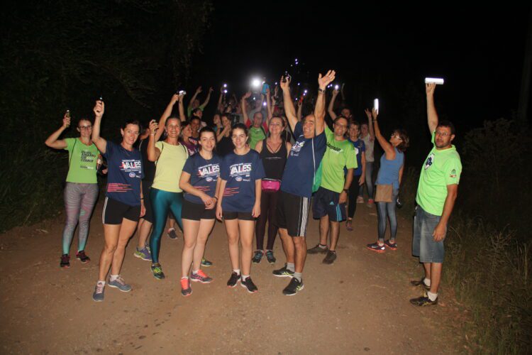 Caminhada Ecológica noturna reúne cerca de 250 pessoas