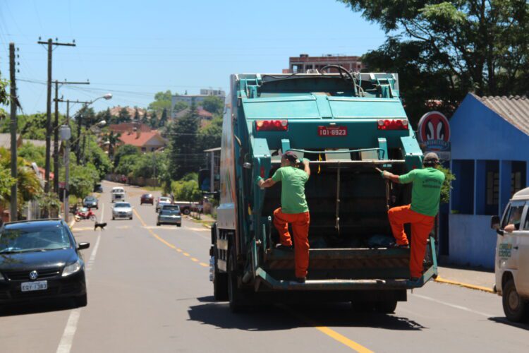 Recolhimento de lixo seco e orgânico tem horário diferenciado no Natal e Ano Novo