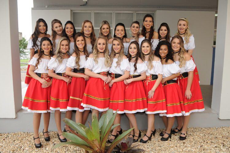 Coordenação Executiva apresenta as 19 candidatas ao concurso de Rainha e Princesas da 34ª Oktoberfest