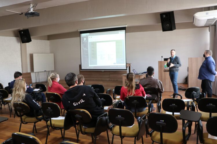 Profissionais de segurança de Lajeado participam de curso sobre sistemas de videomonitoramento 
