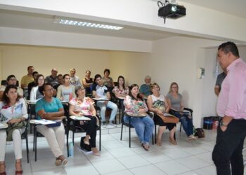 Conselheiros tutelares eleitos recebem capacitação