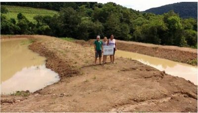 Agricultora Leni Teresinha Hahn e sua família estão entre os beneficiados do Programa Segunda Água (Foto: Divulgação/SDR)