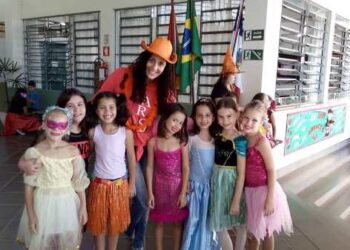 Carnaval proporciona momentos de diversão em escolas de Estrela