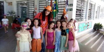 Carnaval proporciona momentos de diversão em escolas de Estrela