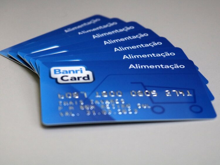 Vale alimentação terá 18% de reajuste e servidores terão descontados apenas os dias não trabalhados