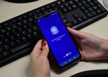 Carteira de Trabalho passa a ser oferecida apenas na versão digital