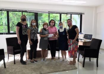 Núcleo de Mulheres repassa valores à Liga Feminina de Combate ao Câncer de Encantado